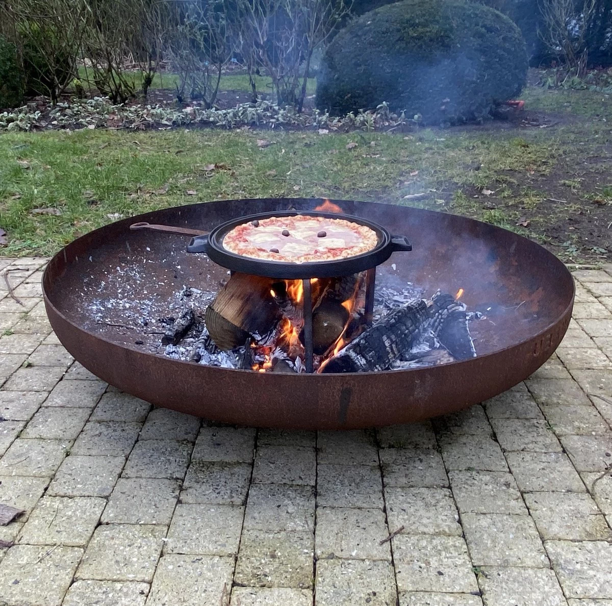 Chefs Cuisine Gietijzeren Grillpan - Grillpan Gietijzer - Gietijzer Bbq Grillpan - Gietijzeren Grillplaat - Pizzasteen - Plancha Gietijzer - Gietijzeren Bakplaat - Rond 36 Cm - Dubbelzijdig - Afbeelding 4