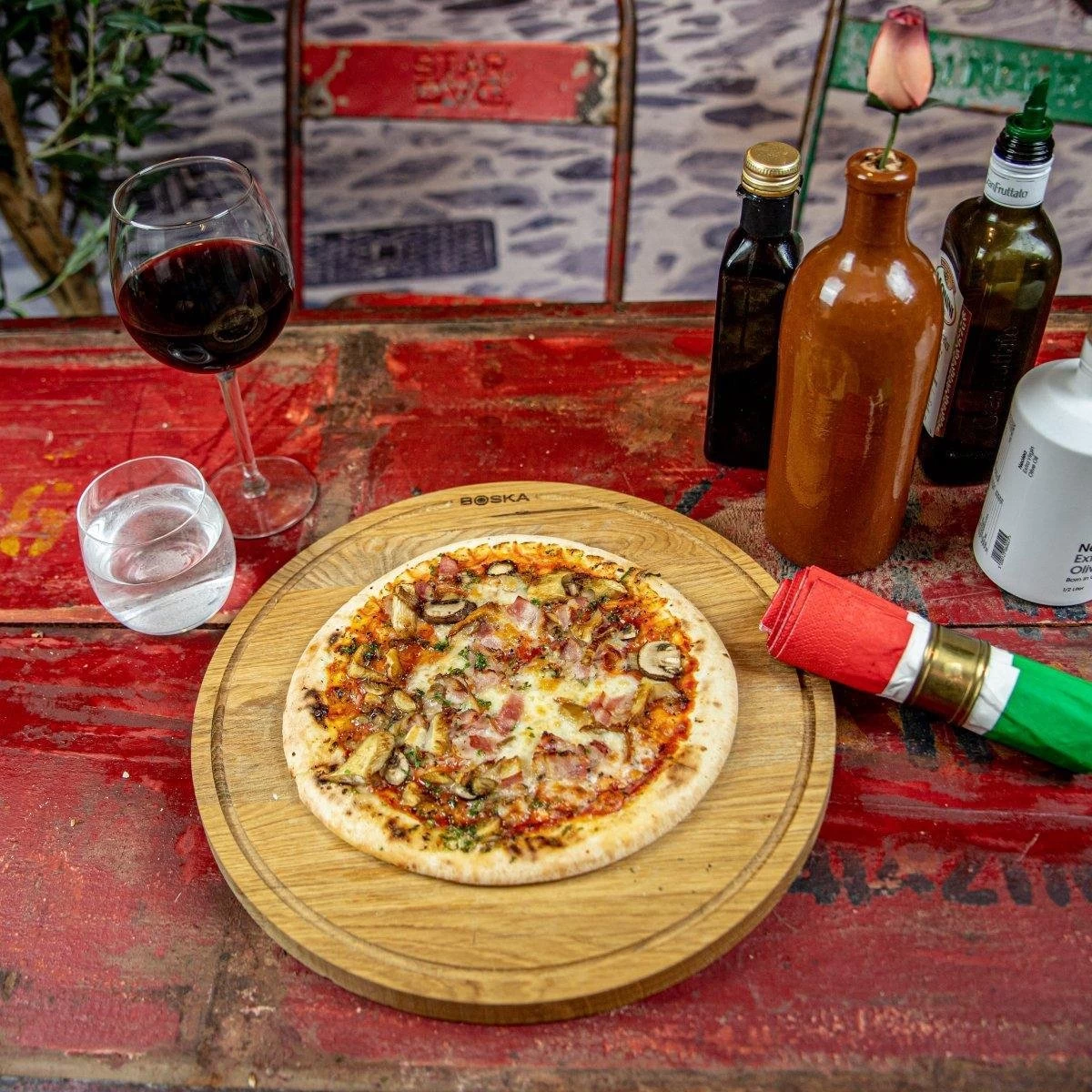 Boska Pizzaplank Friends L - BBQ Accessoires - Eikenhout - Handige Opvanggeul - Ø 34 Cm - Afbeelding 10