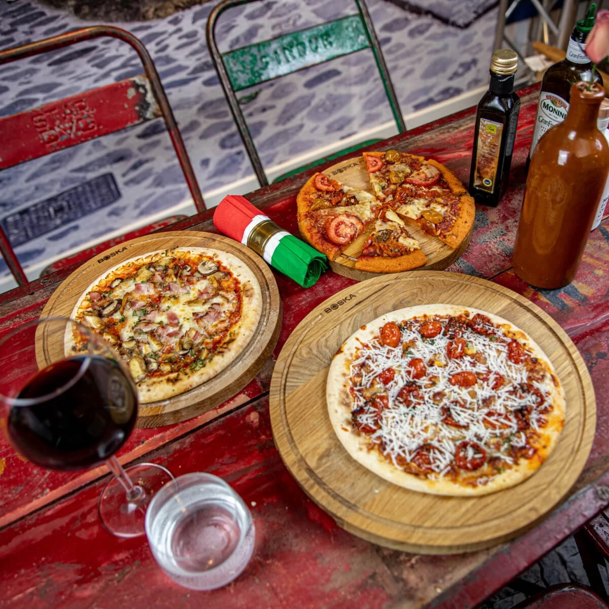 Boska Pizzaplank Friends L - BBQ Accessoires - Eikenhout - Handige Opvanggeul - Ø 34 Cm - Afbeelding 16